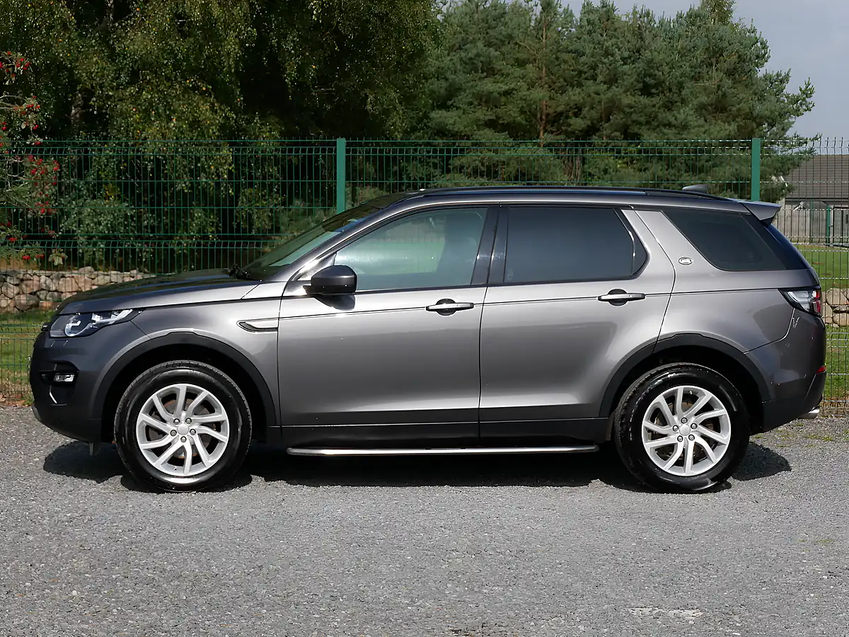Used 2017 Land Rover Discovery Sport Se Tech Corris Grey - Interior and Exterior details 6