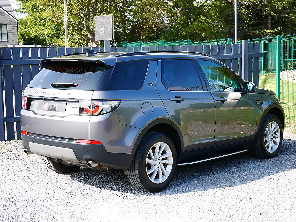 Used 2017 Land Rover Discovery Sport Se Tech Corris Grey - Interior and Exterior details 9