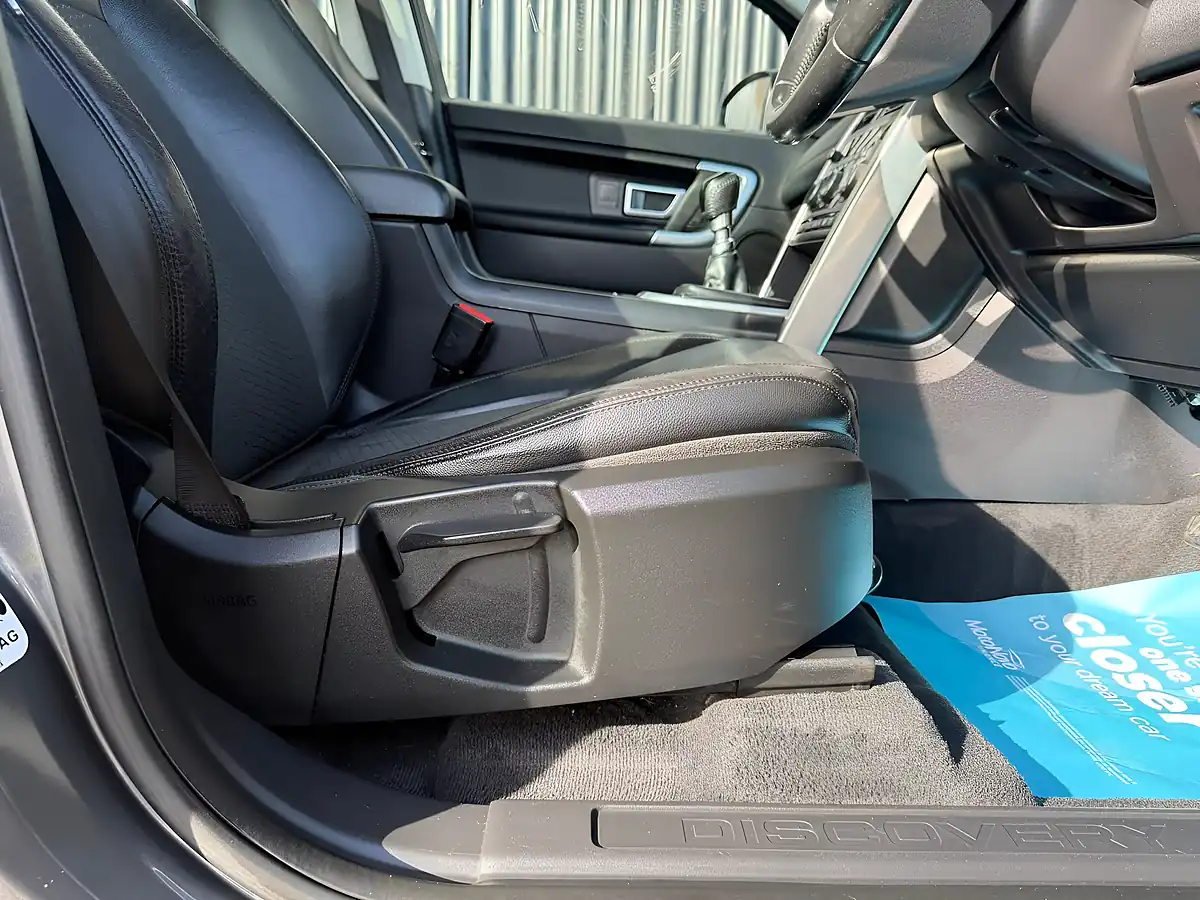 Used 2017 Land Rover Discovery Sport Se Tech Grey - Interior and Exterior details 11