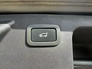 Used 2017 Land Rover Discovery Sport Se Tech Grey - Interior and Exterior details 19