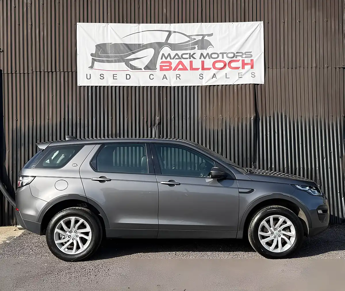 Used 2017 Land Rover Discovery Sport Se Tech Grey - Interior and Exterior details 4