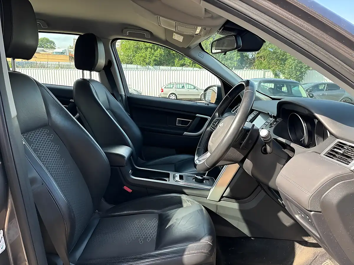 Used 2017 Land Rover Discovery Sport Se Tech Grey - Interior and Exterior details 10