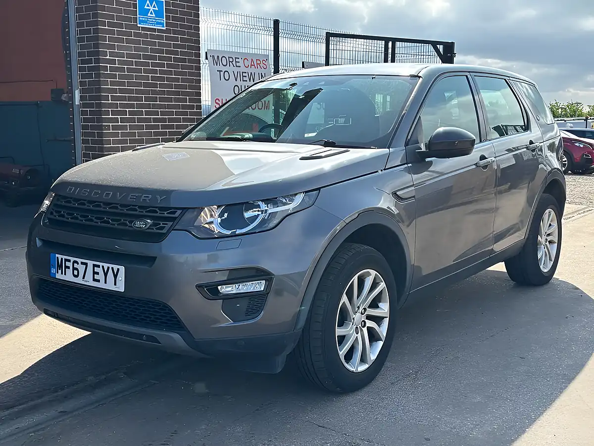 Used 2017 Land Rover Discovery Sport Se Tech Grey - Interior and Exterior details 3