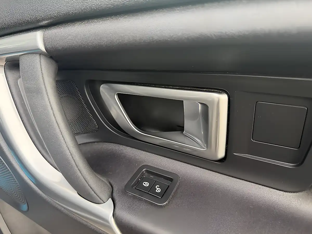 Used 2017 Land Rover Discovery Sport Se Tech Grey - Interior and Exterior details 18