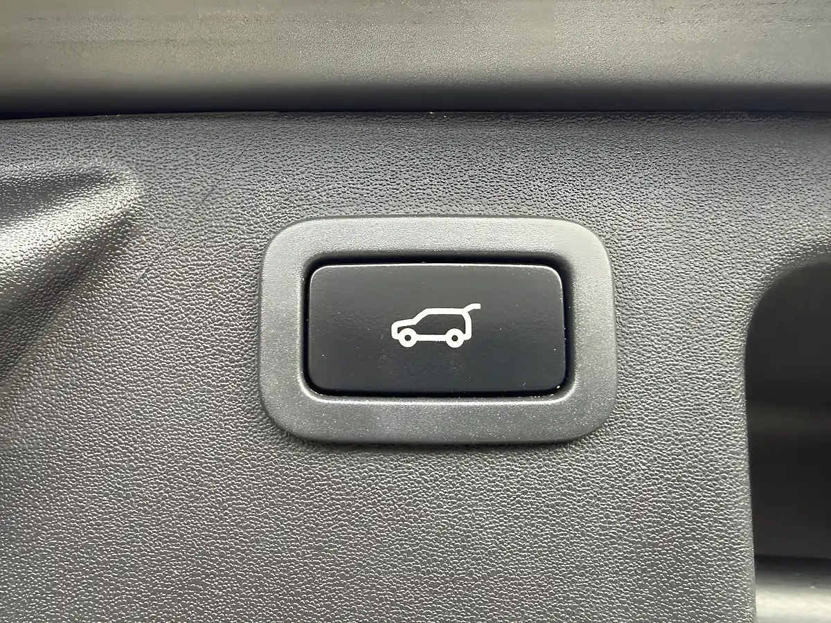 Used 2017 Land Rover Discovery Sport Se Tech Grey - Interior and Exterior details 20