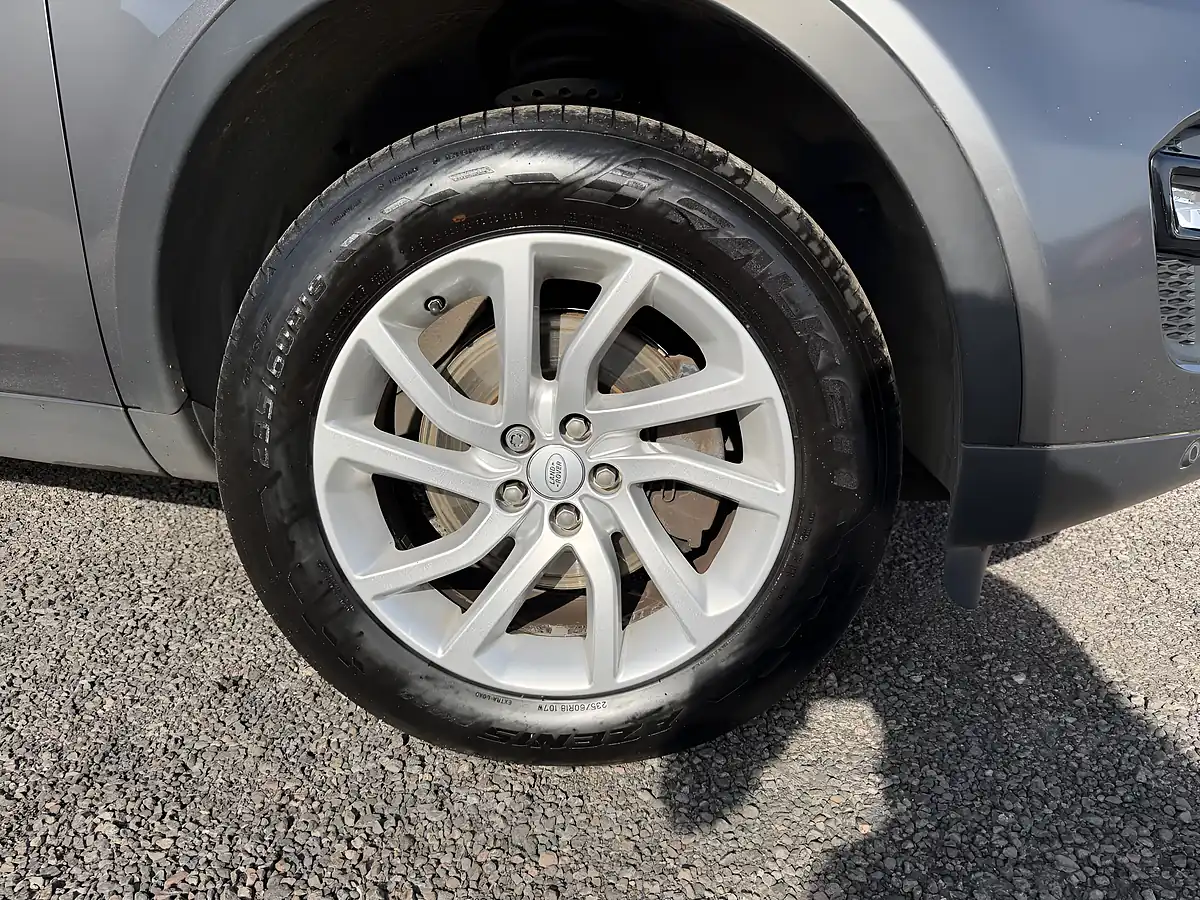 Used 2017 Land Rover Discovery Sport Se Tech Grey - Interior and Exterior details 3