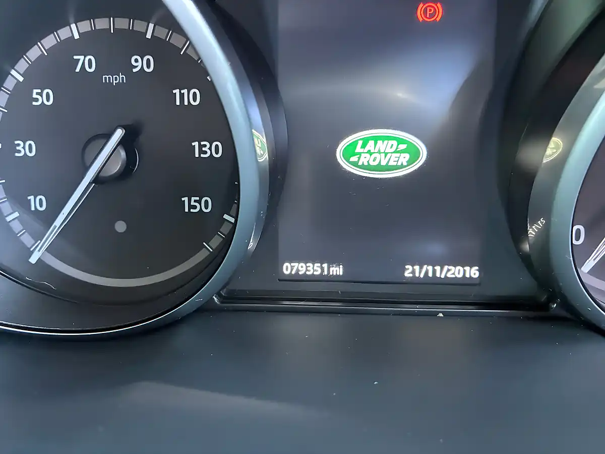 Used 2017 Land Rover Discovery Sport Se Tech Grey - Interior and Exterior details 13