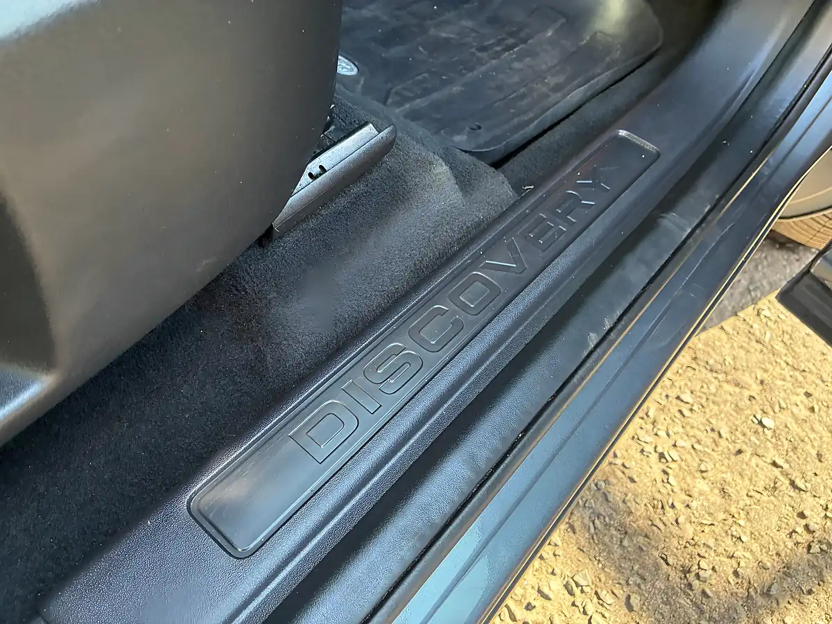 Used 2017 Land Rover Discovery Sport Se Tech Grey - Interior and Exterior details 17