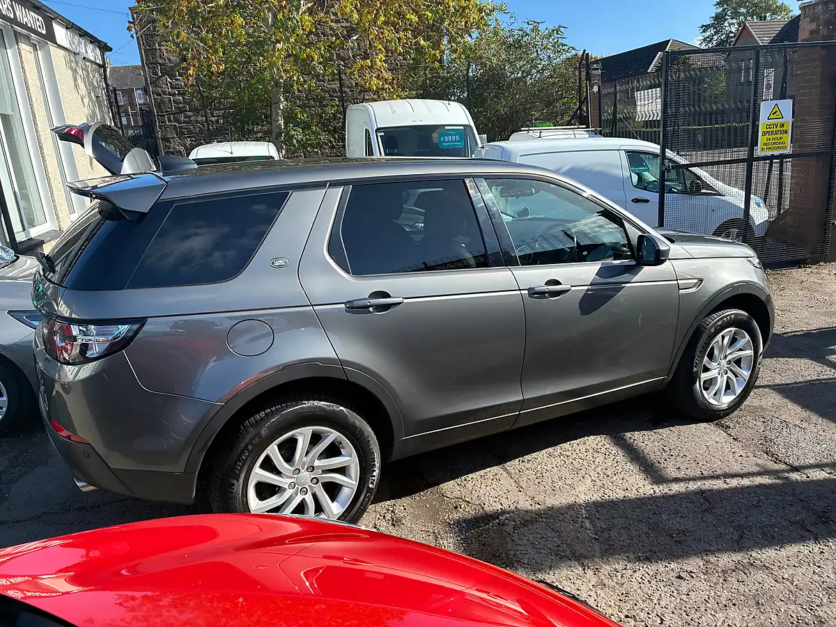 Used 2017 Land Rover Discovery Sport Se Tech Grey - Interior and Exterior details 3