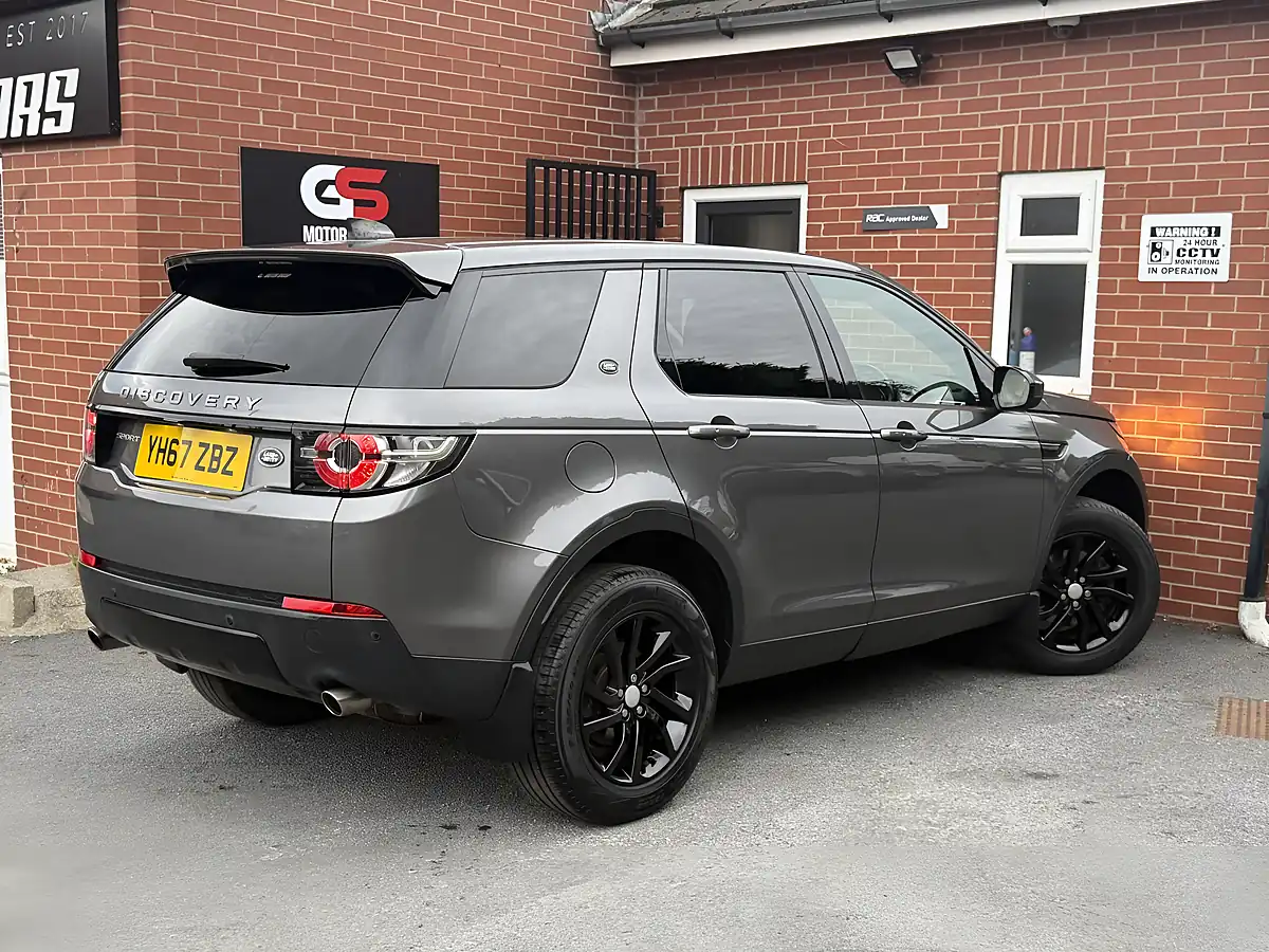 Used 2017 Land Rover Discovery Sport Se Tech Grey - Interior and Exterior details 10