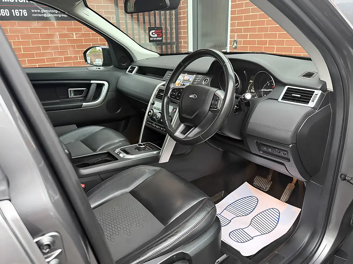 Used 2017 Land Rover Discovery Sport Se Tech Grey - Interior and Exterior details 13