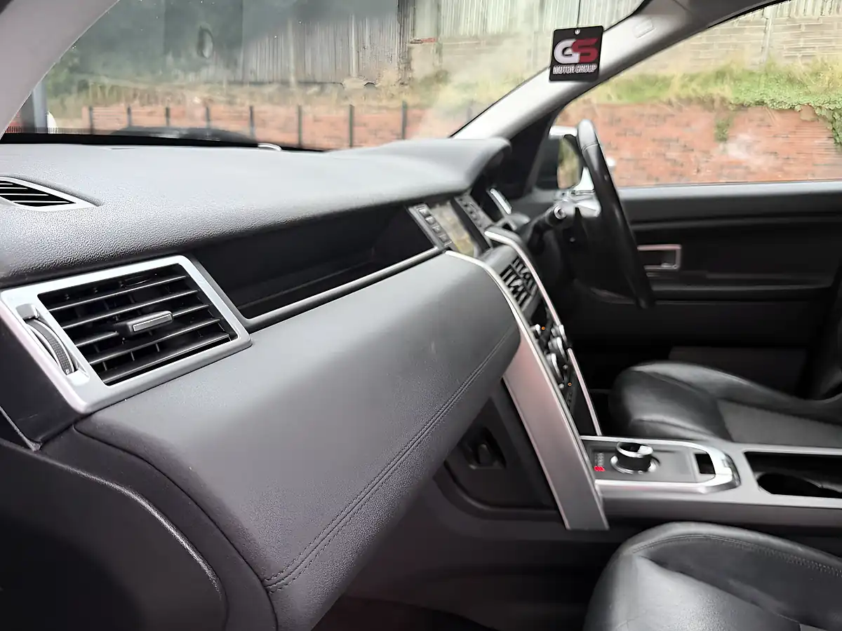 Used 2017 Land Rover Discovery Sport Se Tech Grey - Interior and Exterior details 18