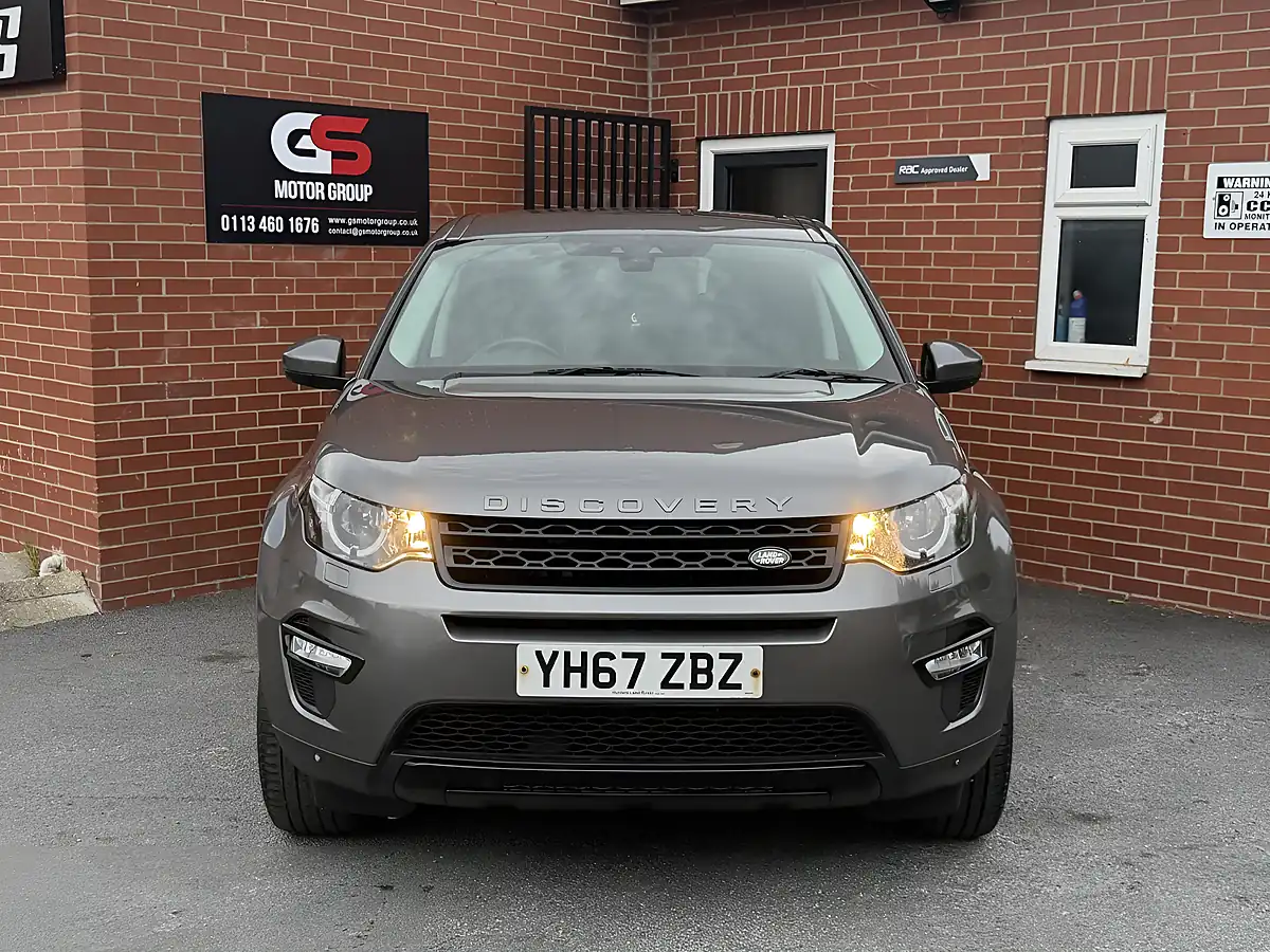 Used 2017 Land Rover Discovery Sport Se Tech Grey - Interior and Exterior details 3
