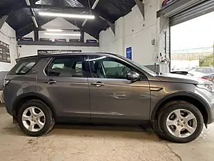 Used 2017 Land Rover Discovery Sport Se Tech Grey - Interior and Exterior details 10