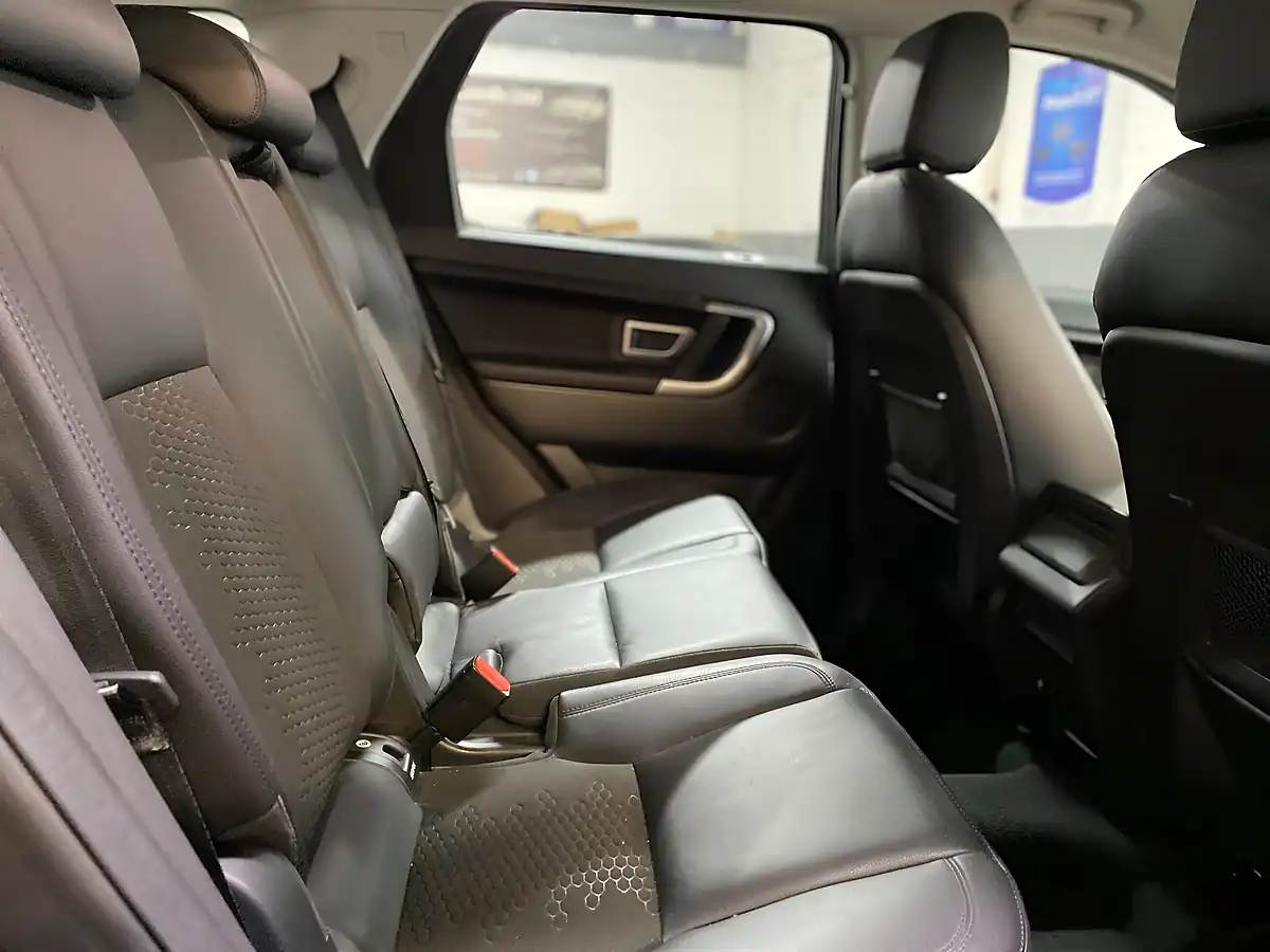 Used 2017 Land Rover Discovery Sport Se Tech Grey - Interior and Exterior details 13