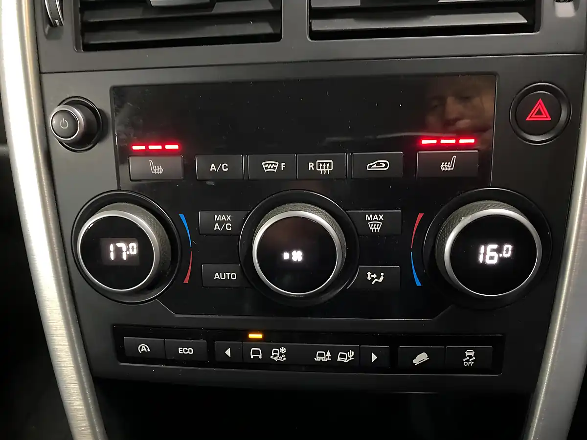 Used 2017 Land Rover Discovery Sport Se Tech Grey - Interior and Exterior details 17