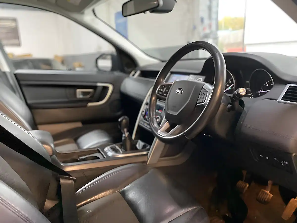 Used 2017 Land Rover Discovery Sport Se Tech Grey - Interior and Exterior details 20