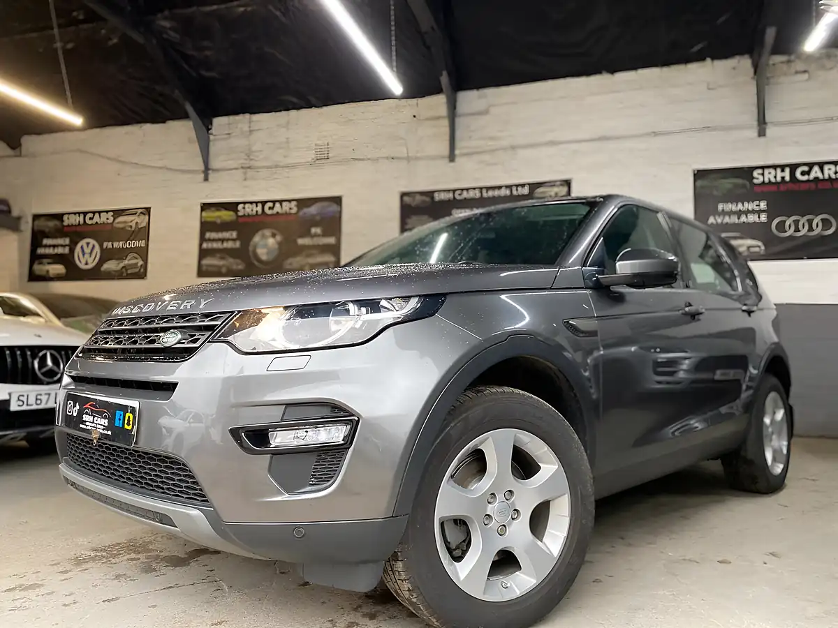 Used 2017 Land Rover Discovery Sport Se Tech Grey - Interior and Exterior details 3