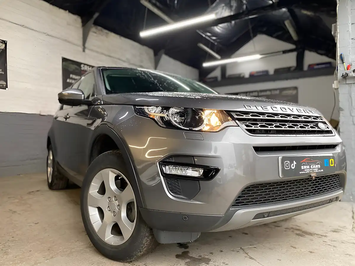 Used 2017 Land Rover Discovery Sport Se Tech Grey - Interior and Exterior details 5