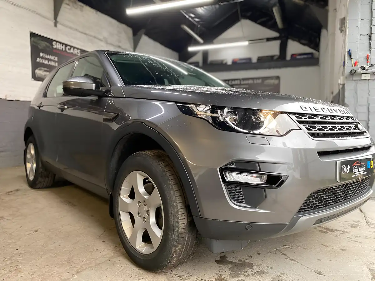 Used 2017 Land Rover Discovery Sport Se Tech Grey - Interior and Exterior details 6