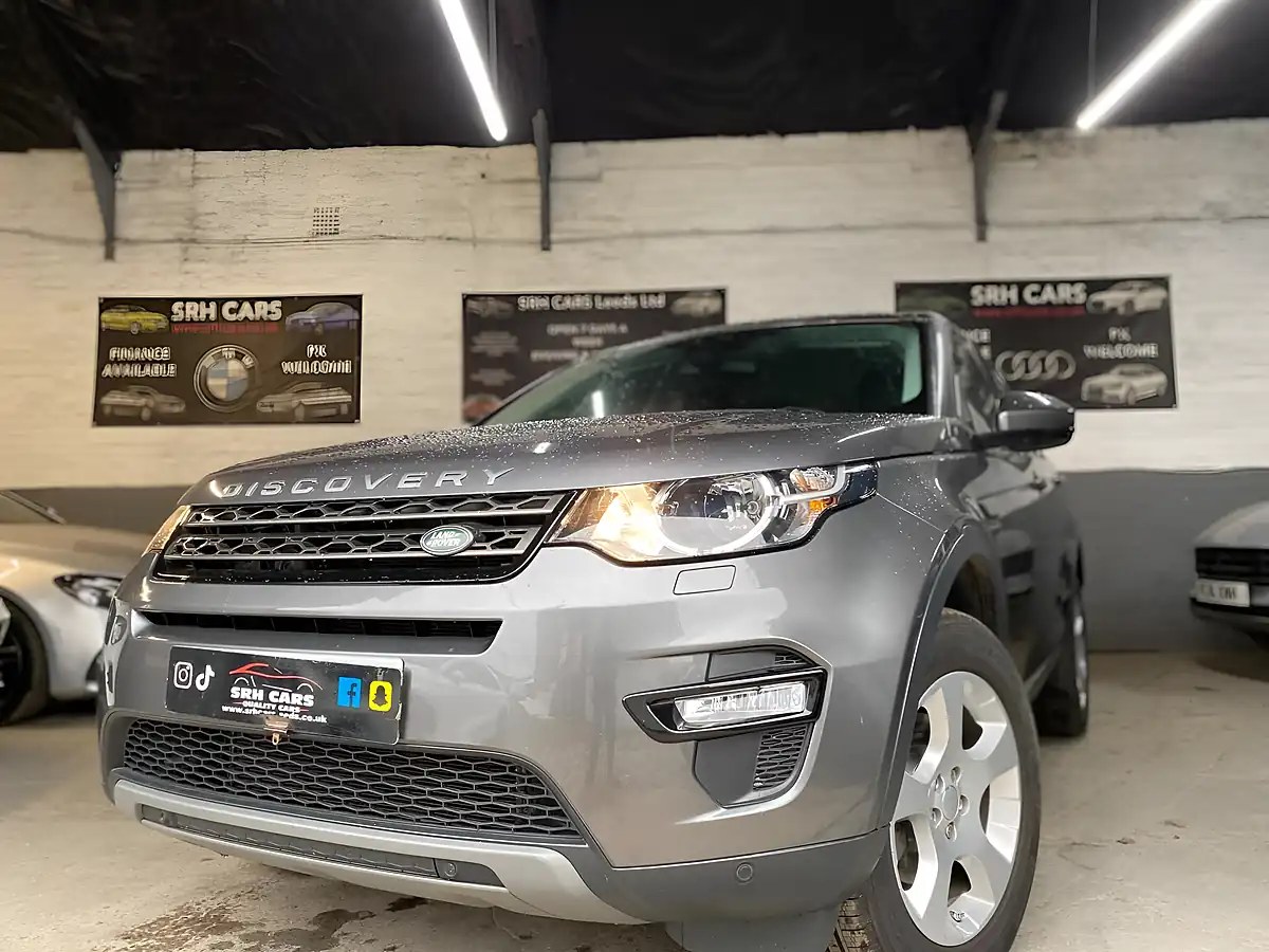 Used 2017 Land Rover Discovery Sport Se Tech Grey - Interior and Exterior details 7