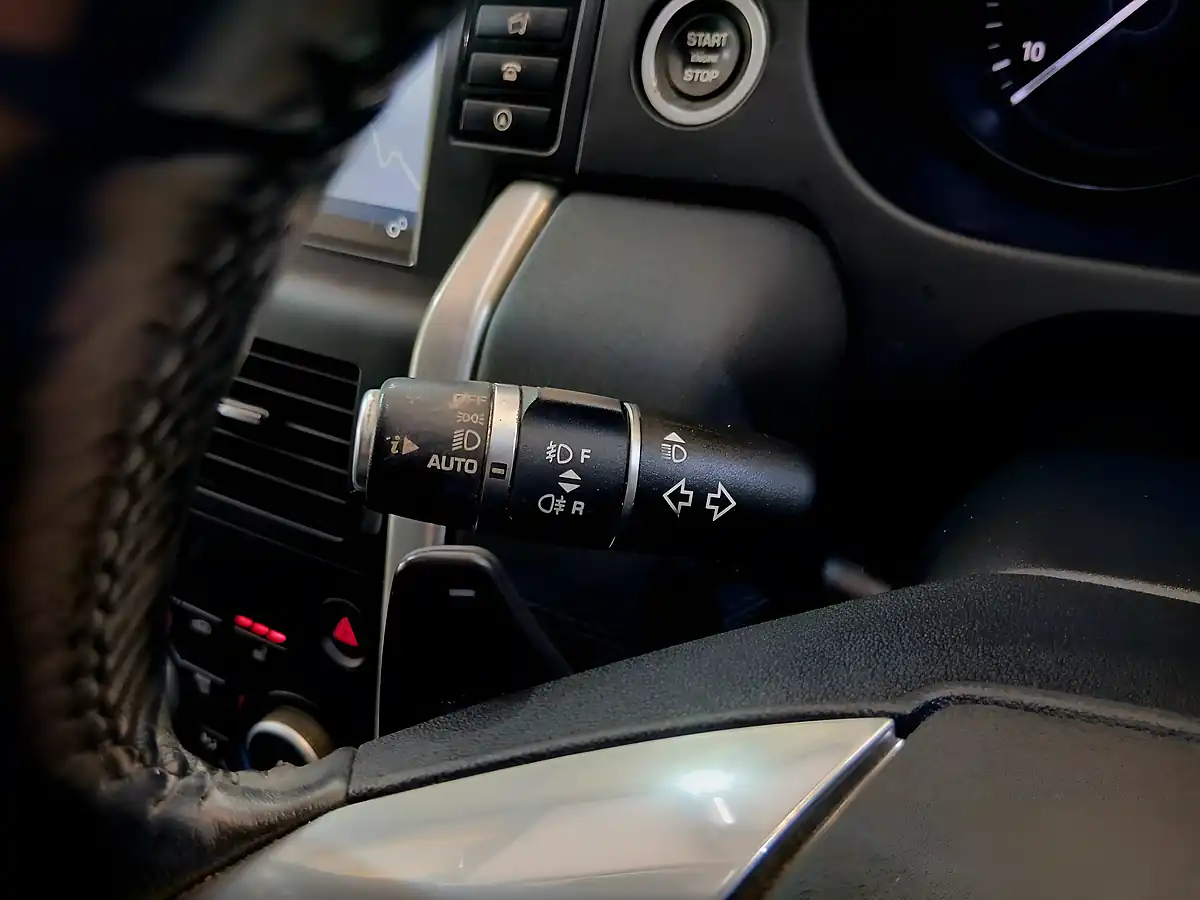 Used 2017 Land Rover Discovery Sport Se Tech Red - Interior and Exterior details 14