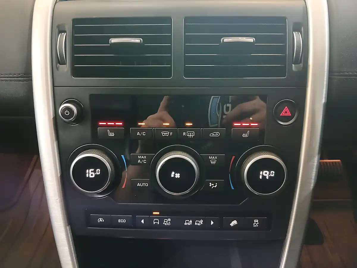 Used 2017 Land Rover Discovery Sport Se Tech Red - Interior and Exterior details 18