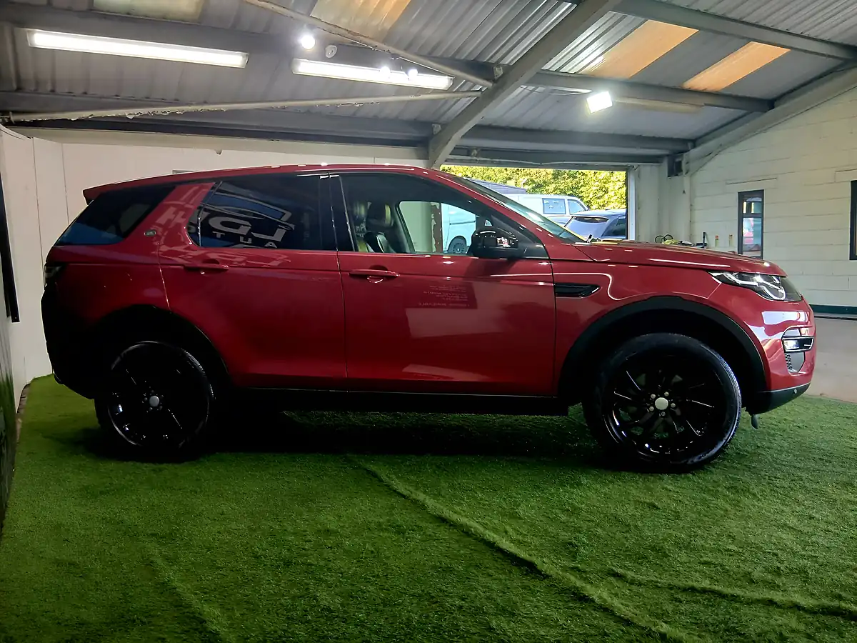 Used 2017 Land Rover Discovery Sport Se Tech Red - Interior and Exterior details 4