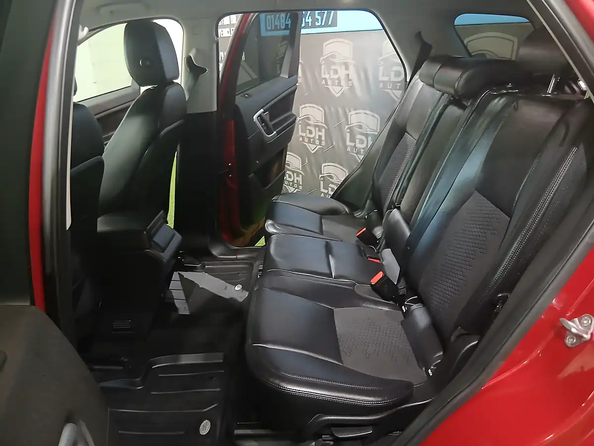 Used 2017 Land Rover Discovery Sport Se Tech Red - Interior and Exterior details 9