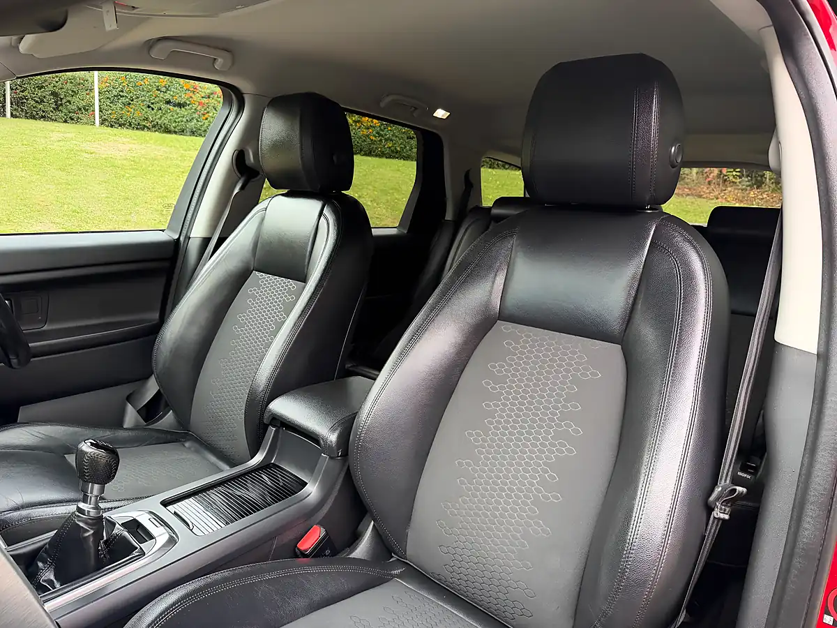 Used 2017 Land Rover Discovery Sport Se Tech Red - Interior and Exterior details 12