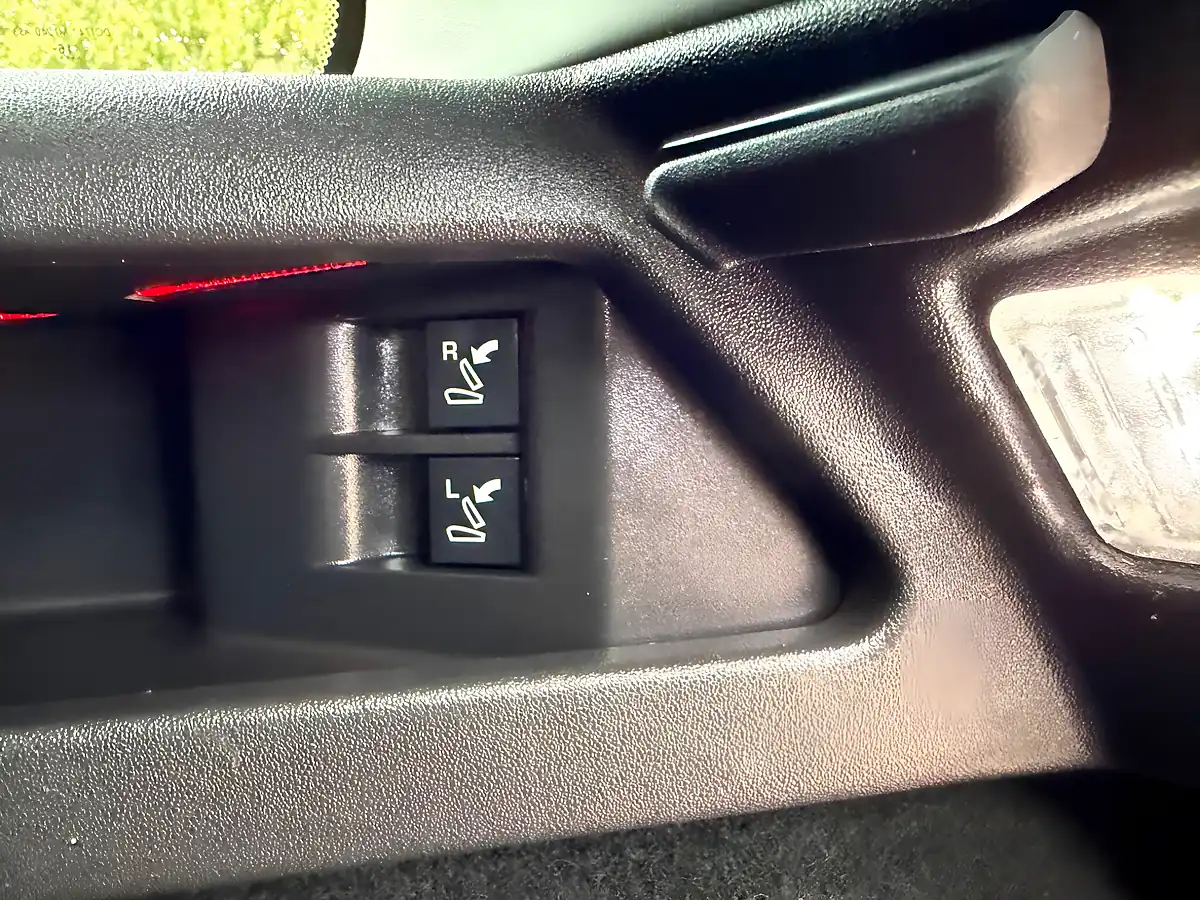 Used 2017 Land Rover Discovery Sport Se Tech Red - Interior and Exterior details 14