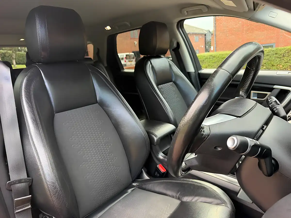 Used 2017 Land Rover Discovery Sport Se Tech Red - Interior and Exterior details 16