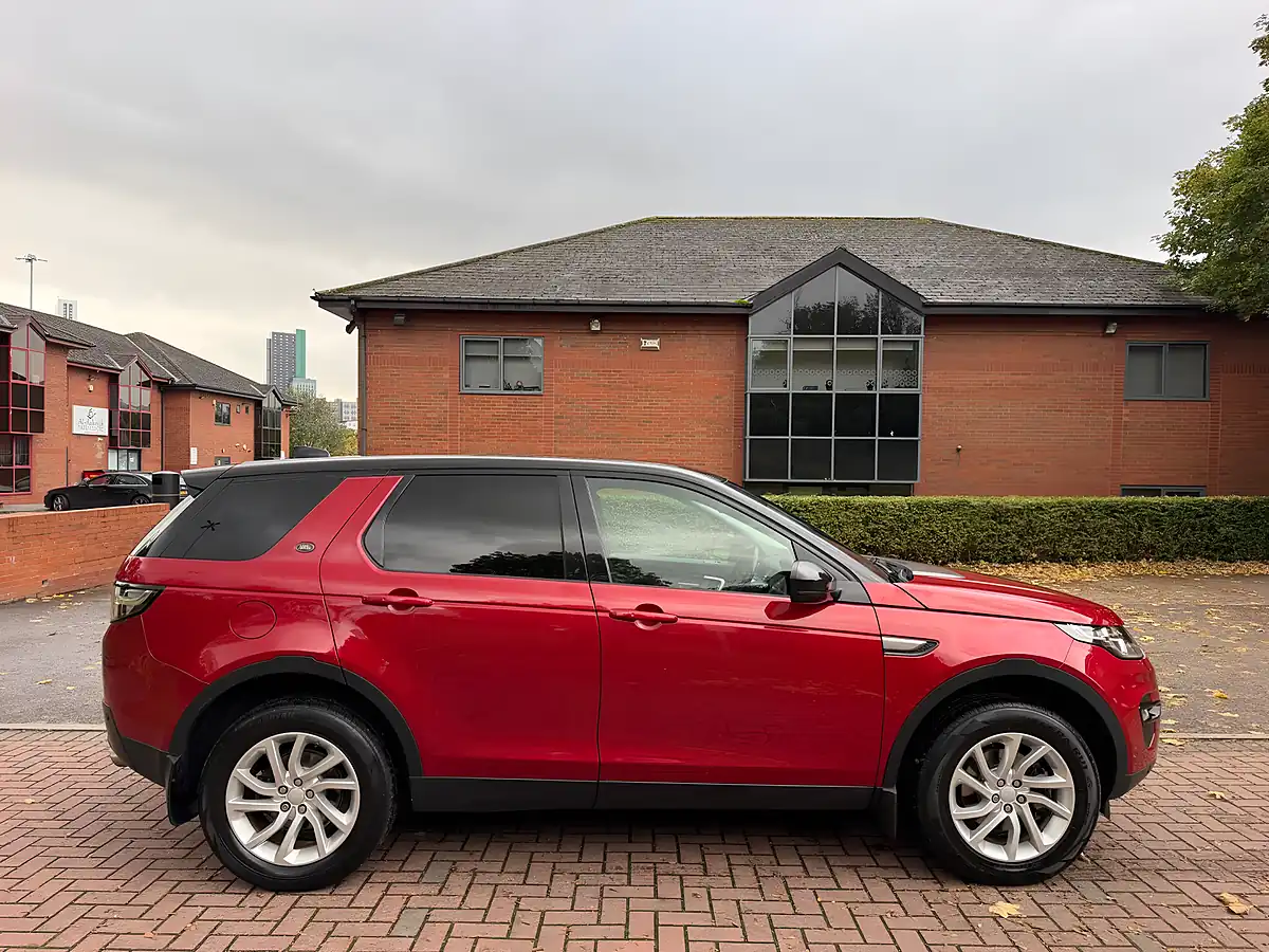 Used 2017 Land Rover Discovery Sport Se Tech Red - Interior and Exterior details 3