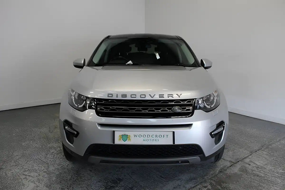 Used 2017 Land Rover Discovery Sport Se Tech Silver - Interior and Exterior details 9
