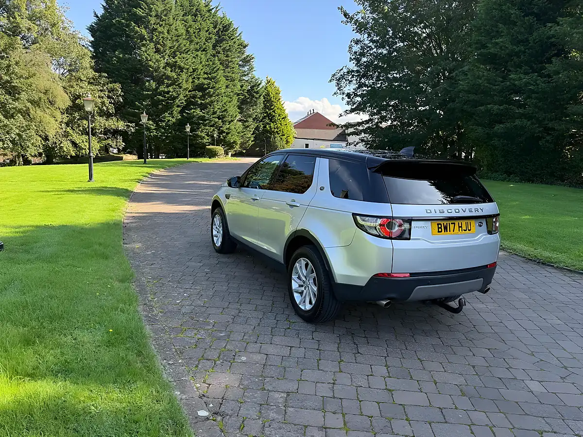 Used 2017 Land Rover Discovery Sport Se Tech Silver - Interior and Exterior details 10