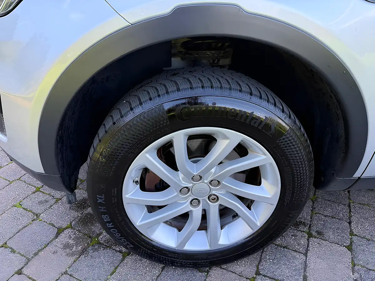 Used 2017 Land Rover Discovery Sport Se Tech Silver - Interior and Exterior details 12