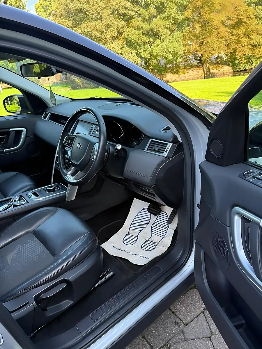 Used 2017 Land Rover Discovery Sport Se Tech Silver - Interior and Exterior details 13