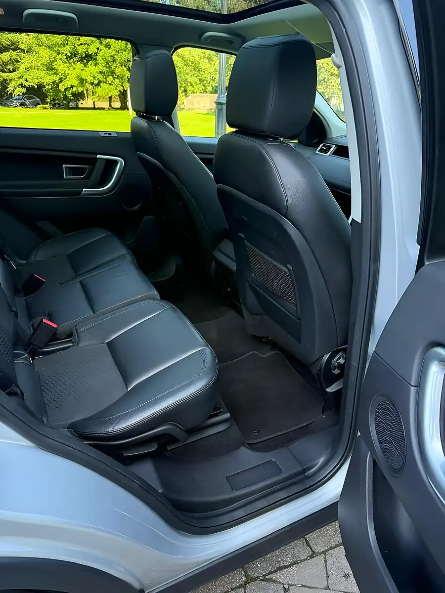 Used 2017 Land Rover Discovery Sport Se Tech Silver - Interior and Exterior details 14