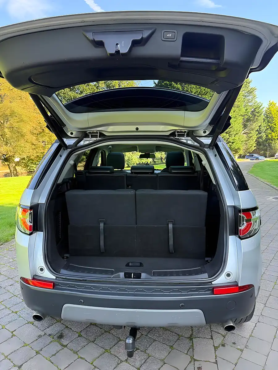 Used 2017 Land Rover Discovery Sport Se Tech Silver - Interior and Exterior details 15