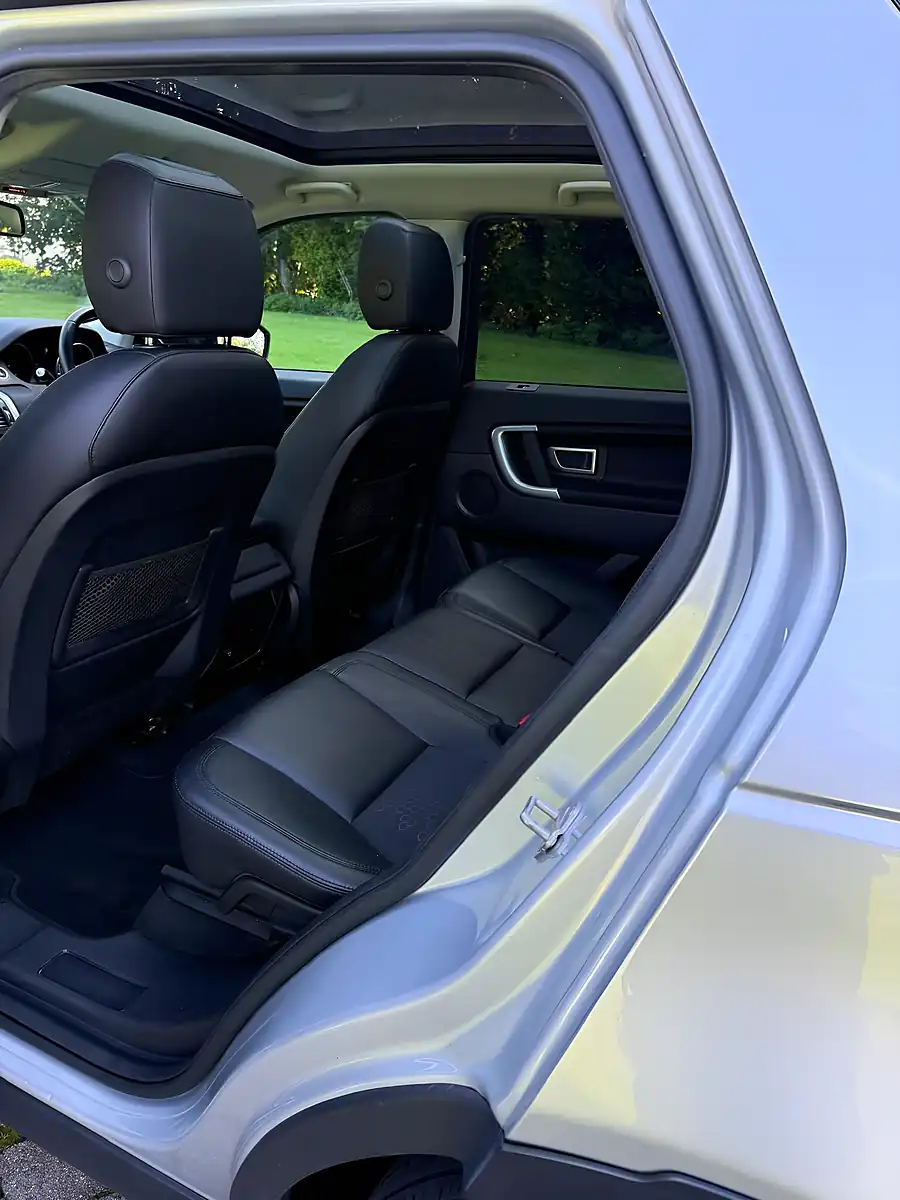 Used 2017 Land Rover Discovery Sport Se Tech Silver - Interior and Exterior details 18