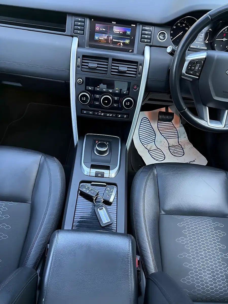 Used 2017 Land Rover Discovery Sport Se Tech Silver - Interior and Exterior details 19