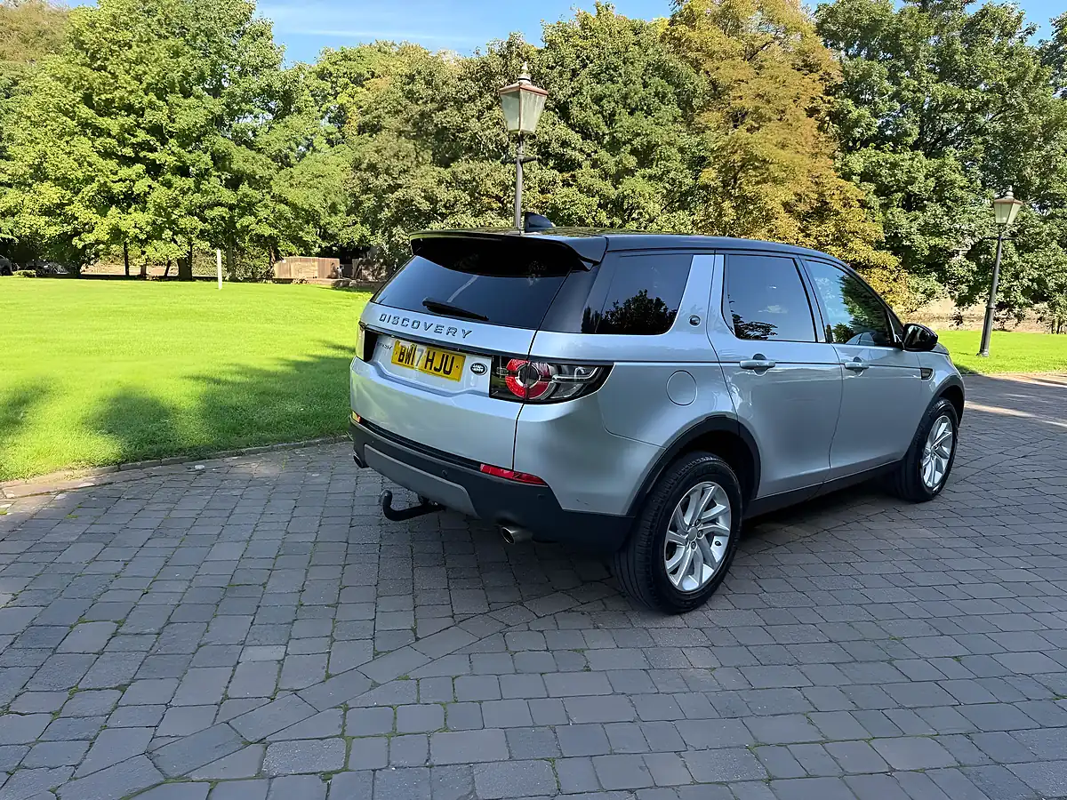 Used 2017 Land Rover Discovery Sport Se Tech Silver - Interior and Exterior details 3