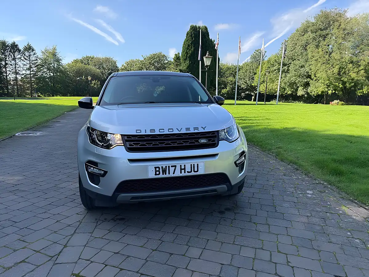 Used 2017 Land Rover Discovery Sport Se Tech Silver - Interior and Exterior details 9