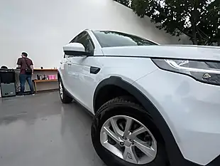 Used 2017 Land Rover Discovery Sport Se Tech White - Interior and Exterior details 10