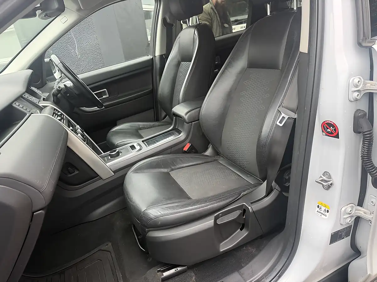 Used 2017 Land Rover Discovery Sport Se Tech White - Interior and Exterior details 13