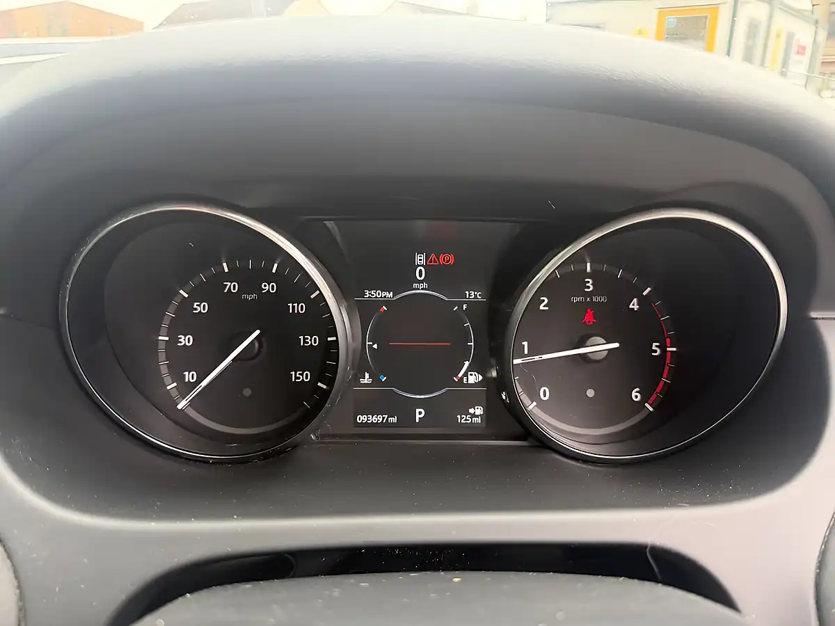 Used 2017 Land Rover Discovery Sport Se Tech White - Interior and Exterior details 20
