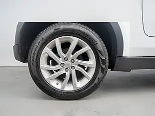 Used 2017 Land Rover Discovery Sport Se Tech White - Interior and Exterior details 3