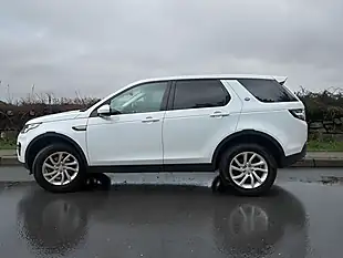 Used 2017 Land Rover Discovery Sport Se Tech White - Interior and Exterior details 4
