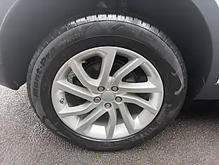 Used 2017 Land Rover Discovery Sport Se Tech White - Interior and Exterior details 11