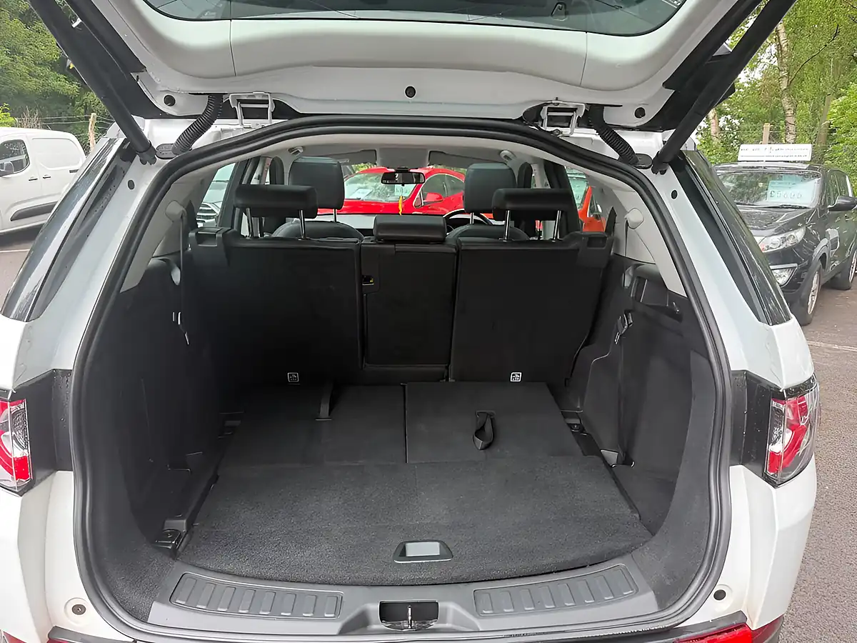 Used 2017 Land Rover Discovery Sport Se Tech White - Interior and Exterior details 15
